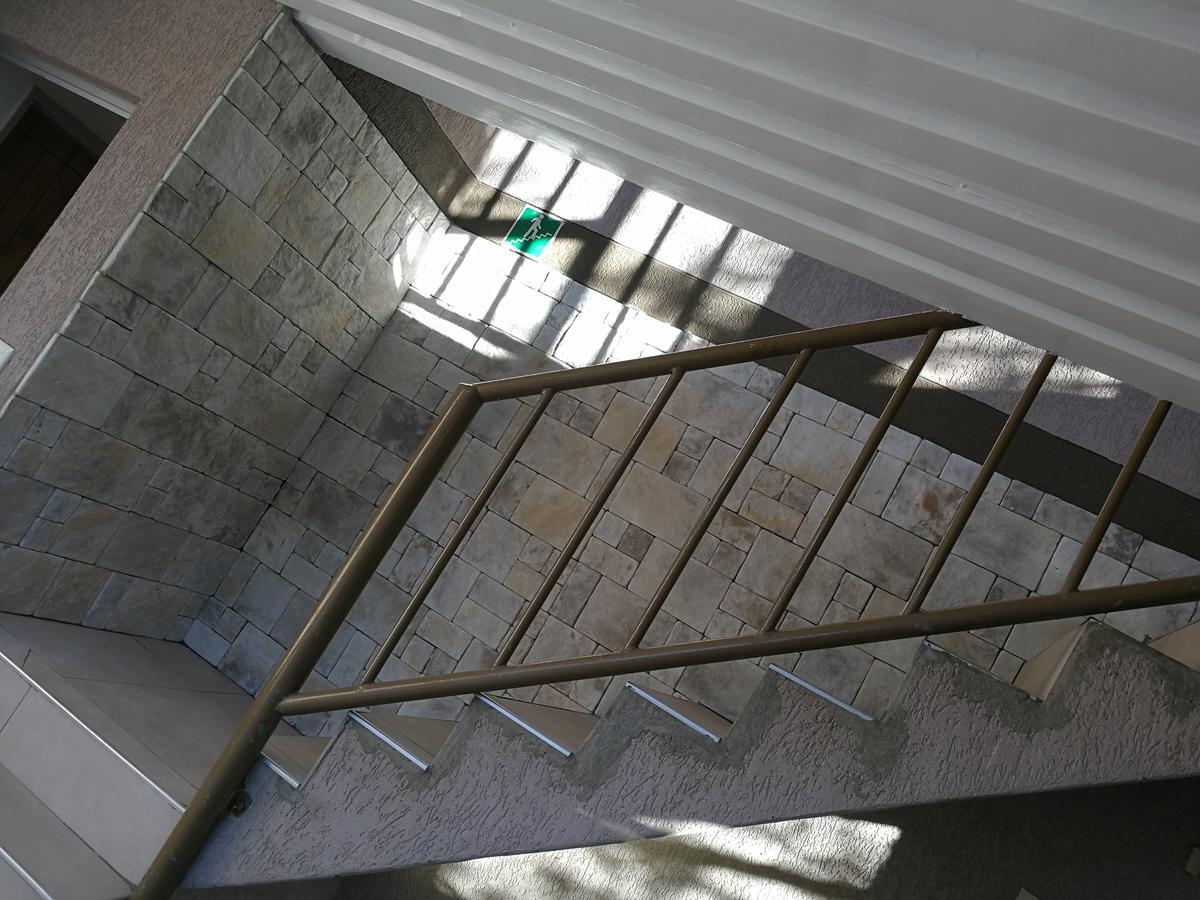 Pension Hotel Kamho Windhoek Extérieur photo